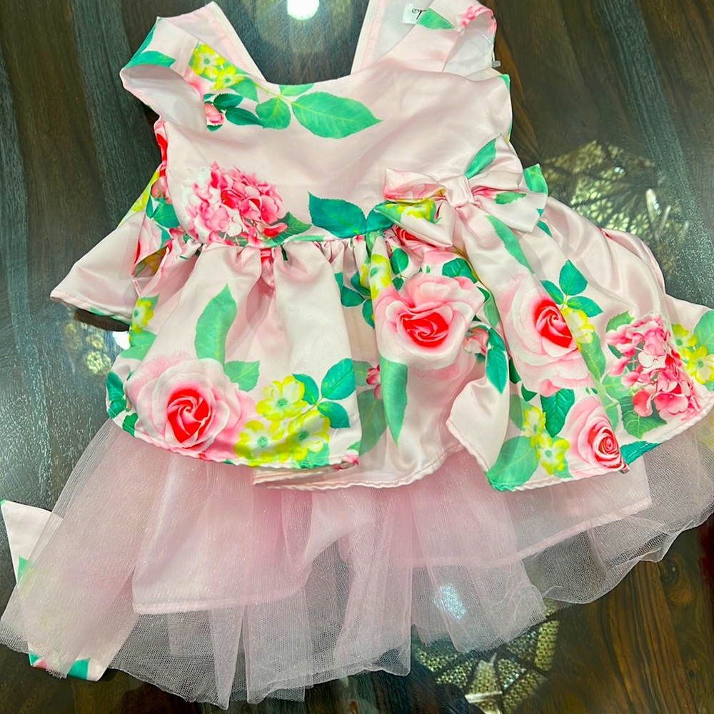 Rose patterned dress with bow